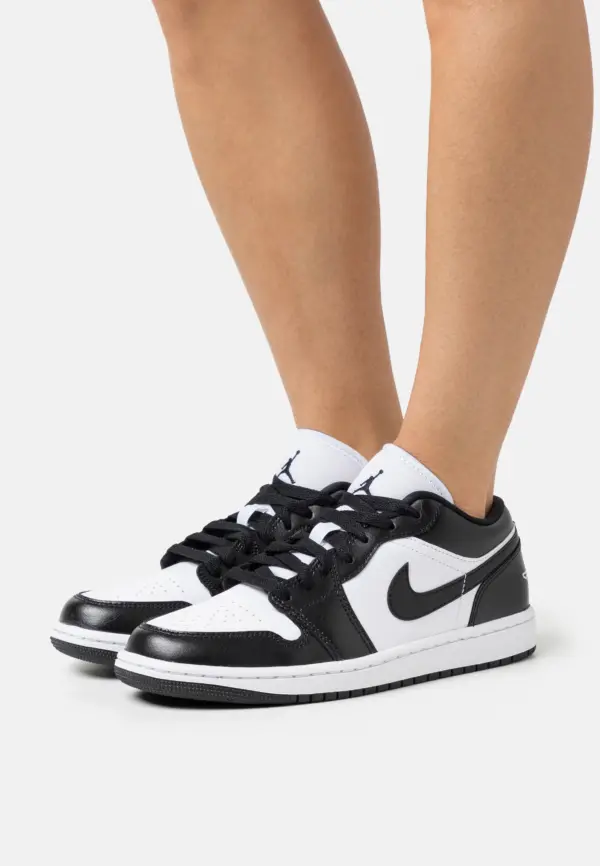 AIR JORDAN 1 LOW PANDA DC0774-101 - immagine 4